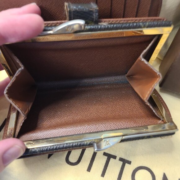 Louis Vuitton Monogram Portefeuille Viennois Kiss Lock Purse Wallet GUC 2009 - Picture 5 of 11